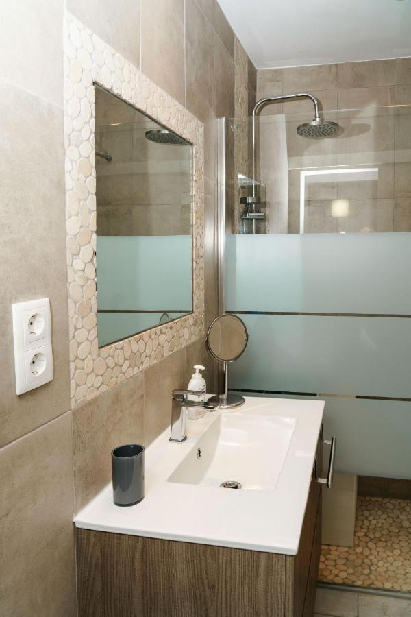 Maresia's - 200 Meters From Oura - By Bedzy Appartement